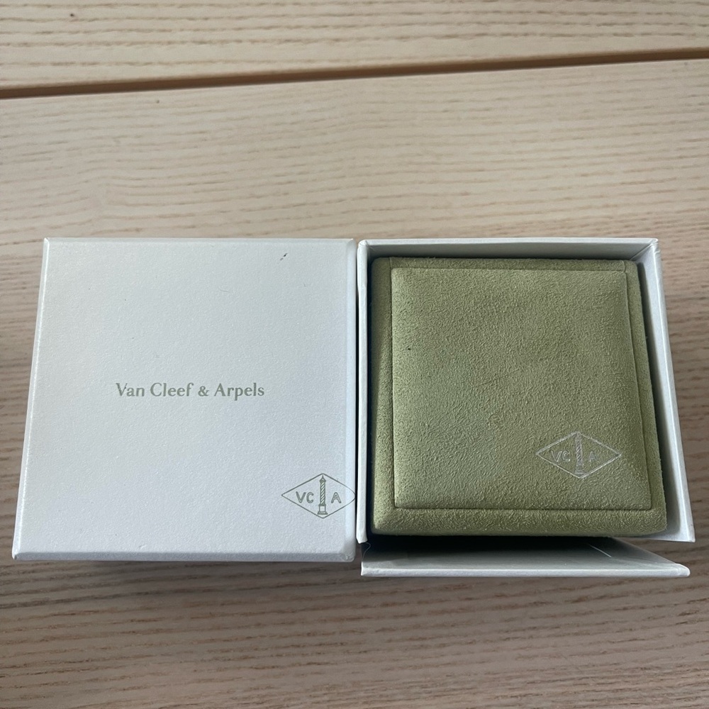 Van Cleef & Arpels Jewlery box